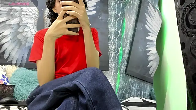 sexyboys cutexx18 online show from April 8, 8:21 pm