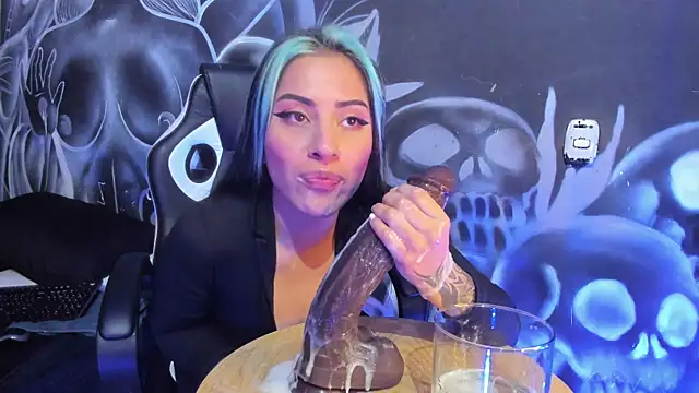 Cherry jenklins87 online show from April 20, 1:13 pm