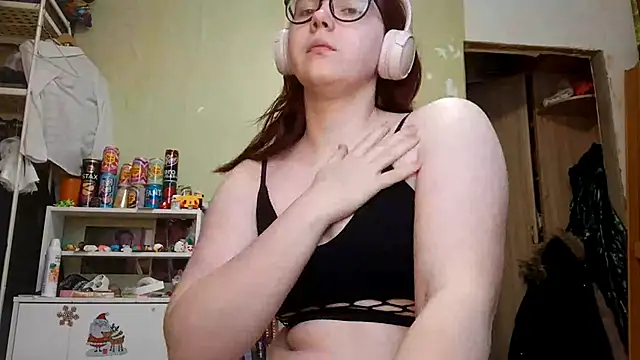 Snapshot of VannessaDillenbeck chatting on February 12, 12:27 pm VannessaDillenbeck online show from February 12, 12:27 pm