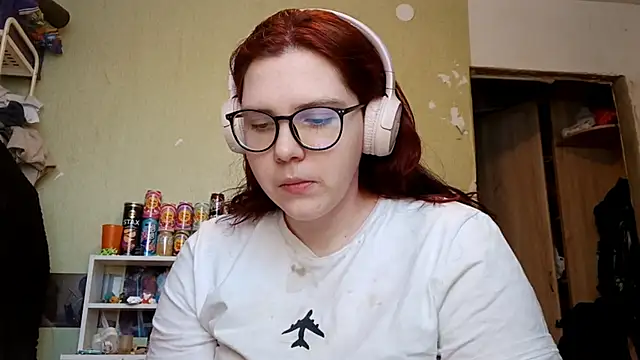 Snapshot of VannessaDillenbeck chatting on February 2, 9:30 am VannessaDillenbeck online show from February 2, 9:30 am