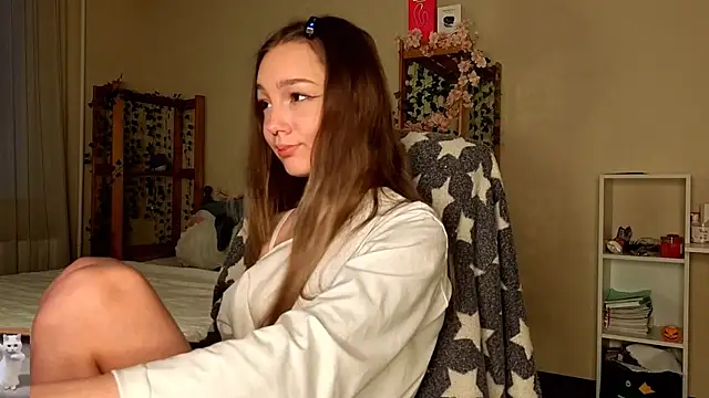 HoneyComfy online show from February 17, 11:18 am