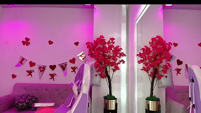 Maddie T18 online show from February 16, 11:31 am