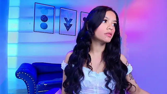 Maddie T18 online show from May 22, 11:30 am