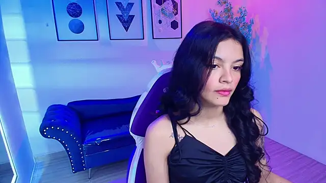 Maddie T18 online show from April 15, 11:38 am