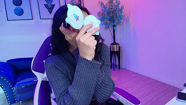 Maddie T18 online show from April 9, 11:27 am