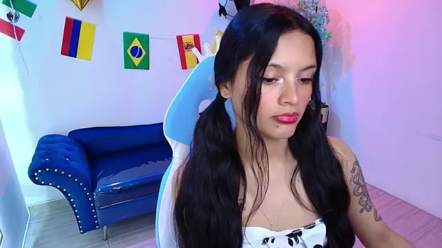 Maddie T18 online show from June 26, 11:27 am