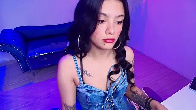 Maddie T18 online show from April 8, 11:33 am