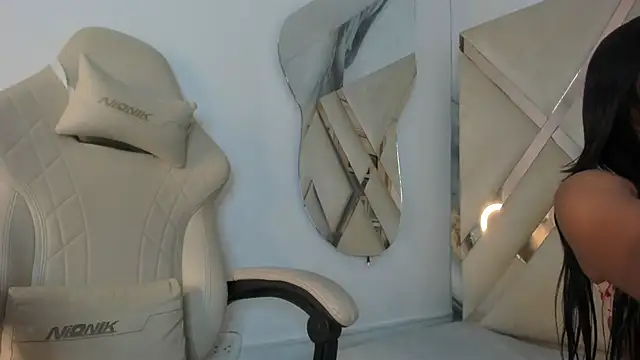 honeyhtx online show from May 17, 12:27 pm