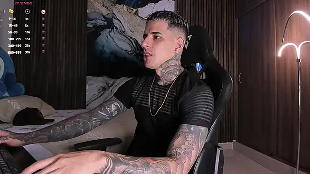 Snapshot of trisstann_ chatting on February 27, 7:24 pm trisstann online show from February 27, 7:24 pm