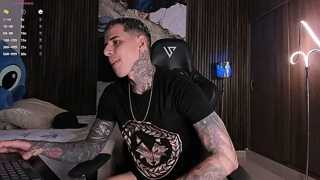 Snapshot of trisstann_ chatting on February 19, 10:40 pm trisstann online show from February 19, 10:40 pm