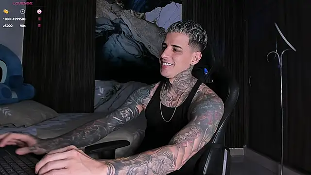 Snapshot of trisstann_ chatting on February 25, 11:26 pm trisstann online show from February 25, 11:26 pm