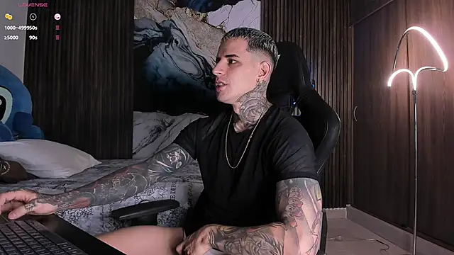 Snapshot of trisstann_ chatting on February 6, 5:20 pm trisstann online show from February 6, 5:20 pm