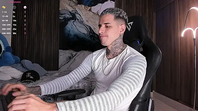 Snapshot of trisstann_ chatting on February 9, 11:03 pm trisstann online show from February 9, 11:03 pm