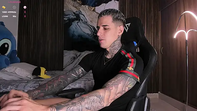 Snapshot of trisstann_ chatting on February 10, 5:12 pm trisstann online show from February 10, 5:12 pm