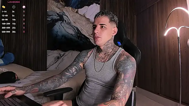 Snapshot of trisstann_ chatting on February 21, 5:15 pm trisstann online show from February 21, 5:15 pm