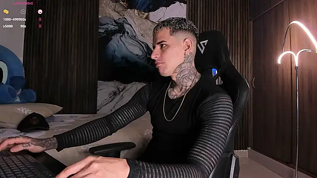 Snapshot of trisstann_ chatting on February 14, 4:51 pm trisstann online show from February 14, 4:51 pm