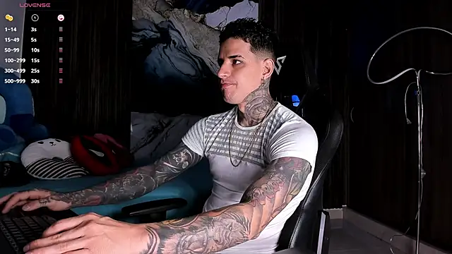 trisstann  online show from April 14, 4:23 pm