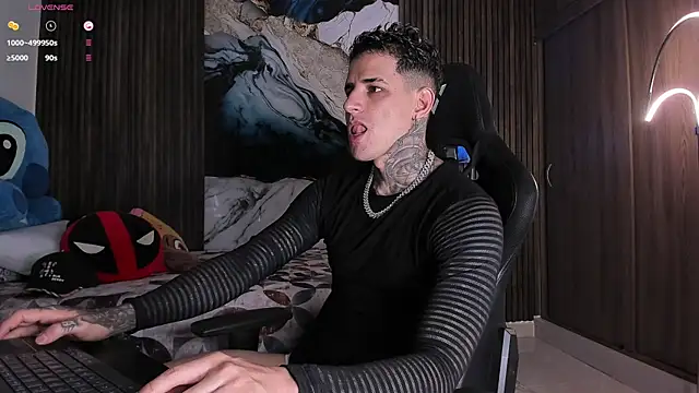 trisstann  online show from April 7, 4:20 pm