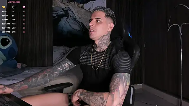 Snapshot of trisstann_ chatting on February 21, 12:12 am trisstann online show from February 21, 12:12 am