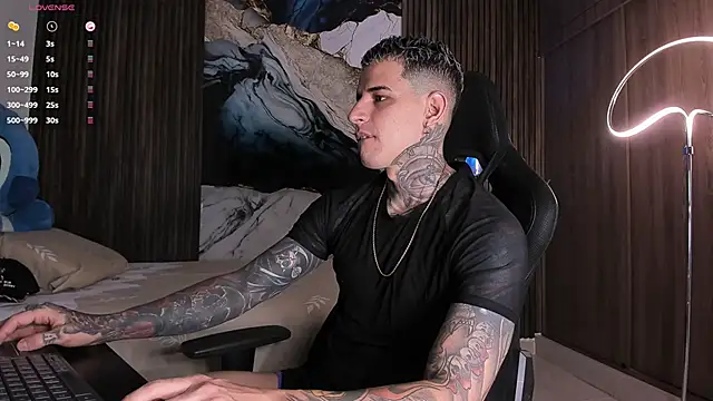 Snapshot of trisstann_ chatting on March 1, 5:13 pm trisstann online show from March 1, 5:13 pm