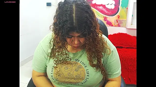 Snapshot of Cloe_r chatting on February 13, 4:29 pm Cloe r online show from February 13, 4:29 pm