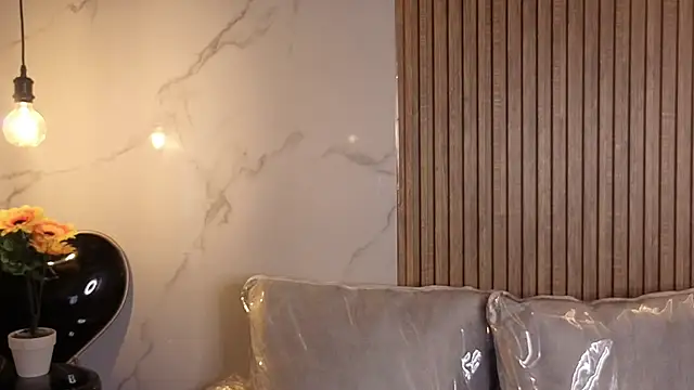 Perla lovely  online show from June 17, 12:15 pm