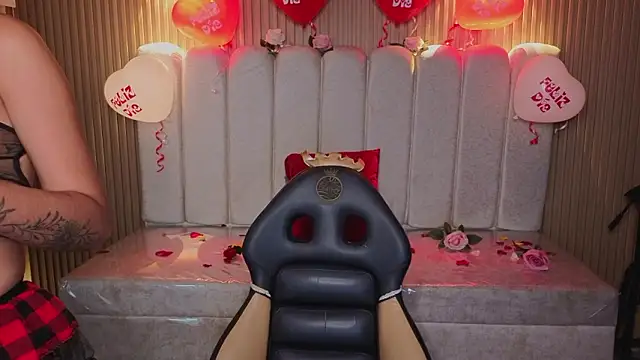 Perla lovely  online show from February 14, 12:49 pm