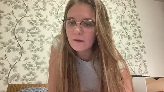 Ninafrisson online show from February 8, 11:46 pm