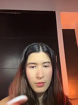 emicute  online show from February 3, 1:49 am