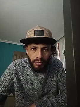 Snapshot of kauzZhomi chatting on February 9, 11:52 am kauzZhomi online show from February 9, 11:52 am