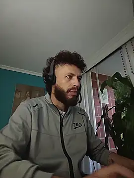 Snapshot of kauzZhomi chatting on February 4, 11:38 am kauzZhomi online show from February 4, 11:38 am