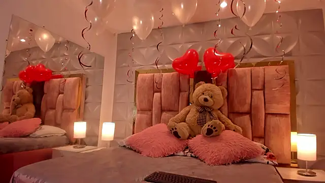 Paris Velvet online show from February 13, 10:43 pm