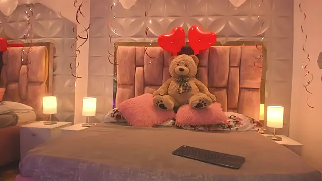 Paris Velvet online show from February 15, 11:14 pm