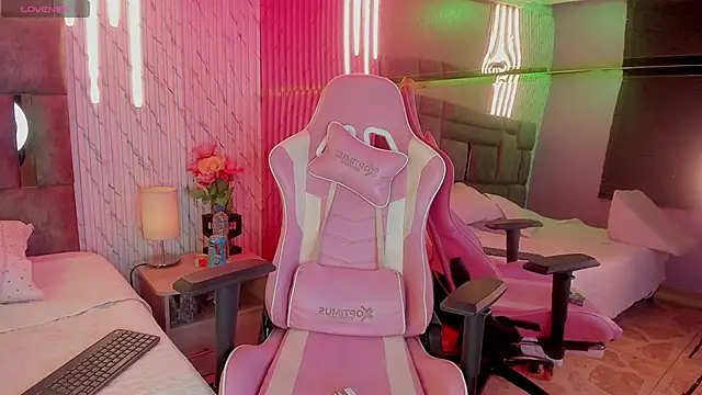 KatyParisi online show from February 6, 8:05 pm