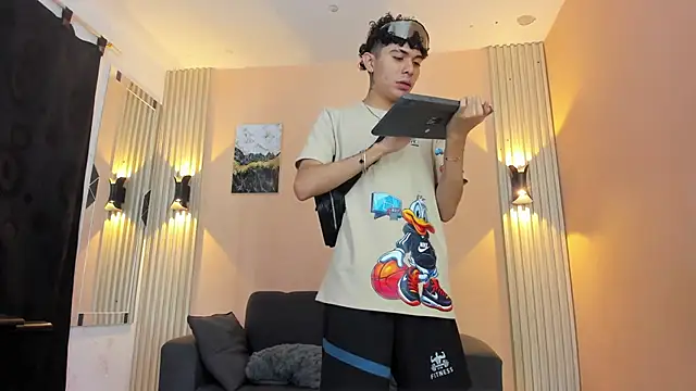 DesiresOfOlympus  online show from April 6, 7:37 pm