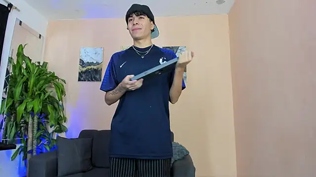 DesiresOfOlympus  online show from March 25, 9:03 pm