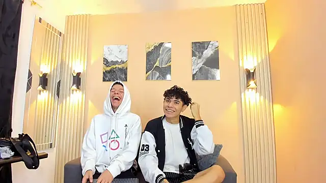 DesiresOfOlympus  online show from April 13, 8:02 pm