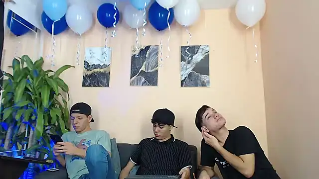 DesiresOfOlympus  online show from March 18, 8:21 pm