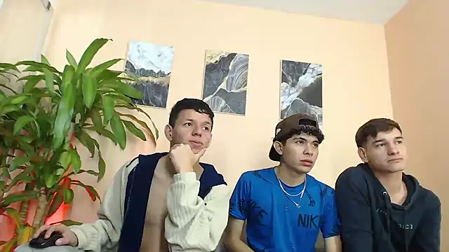 DesiresOfOlympus  online show from February 25, 9:14 pm