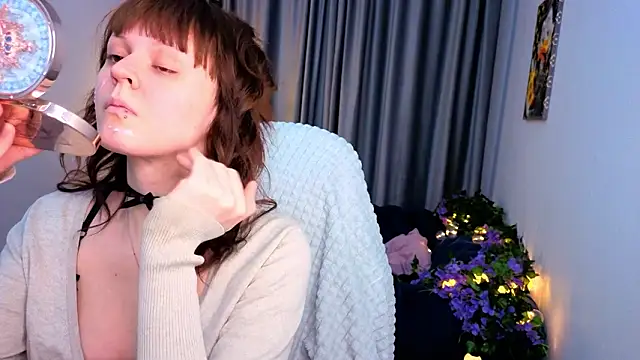 Snapshot of michelewild chatting on February 1, 9:35 pm michelewild online show from February 1, 9:35 pm