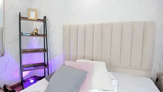 ViolettaRousee  online show from March 26, 9:24 pm