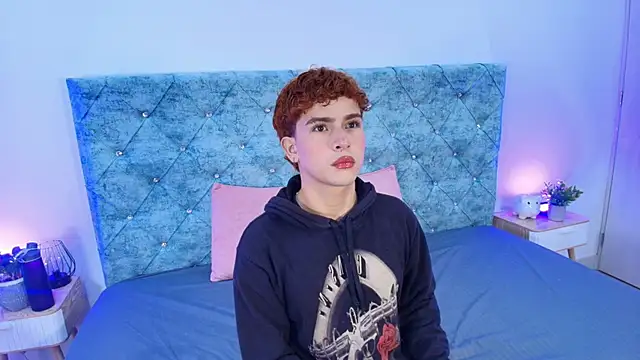 Snapshot of ryan_onFire chatting on February 12, 11:32 am ryan onFire online show from February 12, 11:32 am