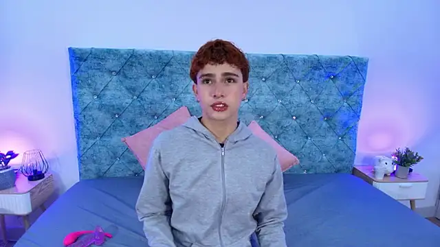 Snapshot of ryan_onFire chatting on February 9, 11:30 am ryan onFire online show from February 9, 11:30 am