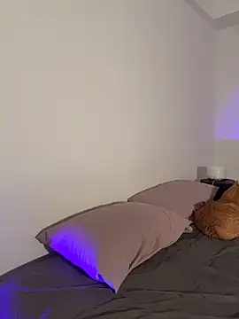 Chel   online show from April 8, 5:03 pm