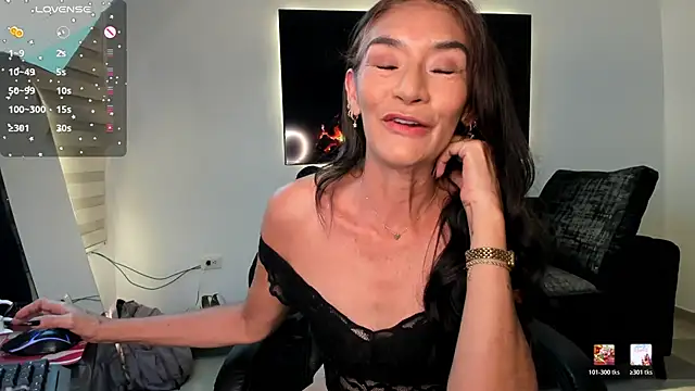Snapshot of Emma_Mendozaa chatting on June 22, 11:29 am Emma Mendozaa online show from June 22, 11:29 am