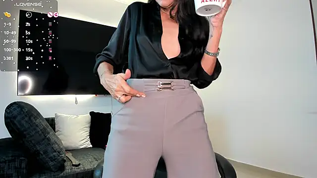 Snapshot of Emma_Mendozaa chatting on June 30, 11:32 am Emma Mendozaa online show from June 30, 11:32 am