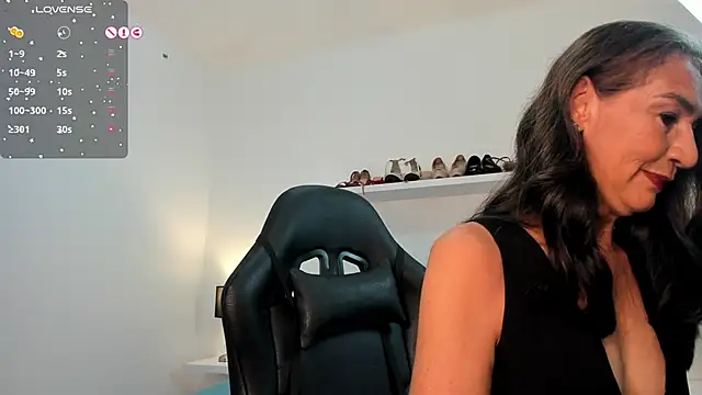 Emma Mendozaa online show from April 13, 11:36 am