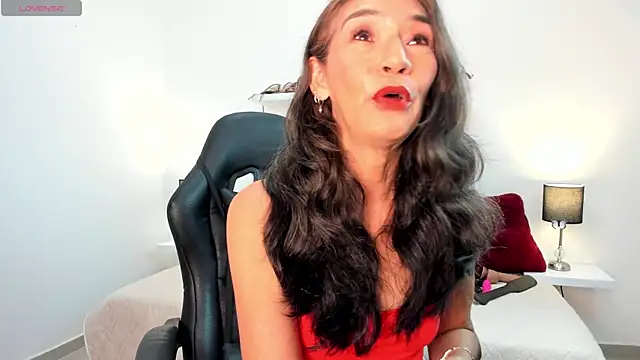 Emma Mendozaa online show from April 23, 11:38 am