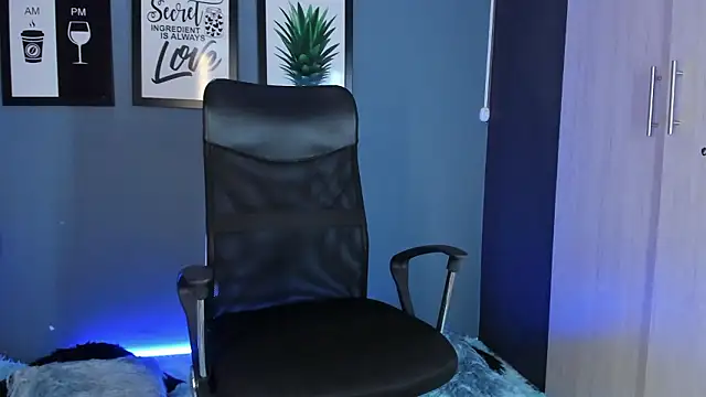 AllanaOrtiz   online show from February 25, 7:36 pm