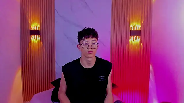 Christopher Hunter online show from February 25, 7:47 pm